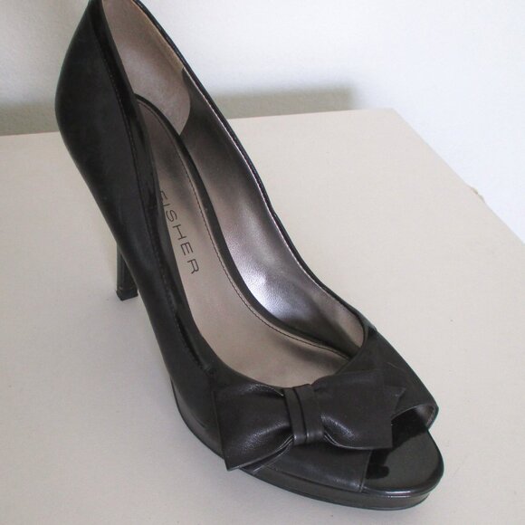 Marc Fisher Womens Black Leather .5" Platform Peep w/3.5" Heel - Size 9M - Picture 1 of 11